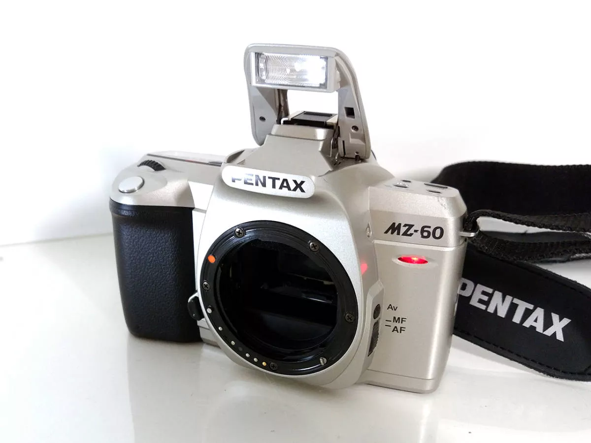 PENTAX　ＭＺ-60　レンズ2つカメラバッグ説明書付き!